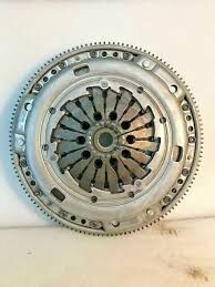 DEBRİYAJ SETİ (VOLANLI) GOLF IV-BORA 2.3 V5 00=>