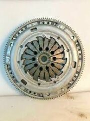 DEBRİYAJ SETİ (VOLANLI) GOLF IV-BORA 2.3 V5 00=>